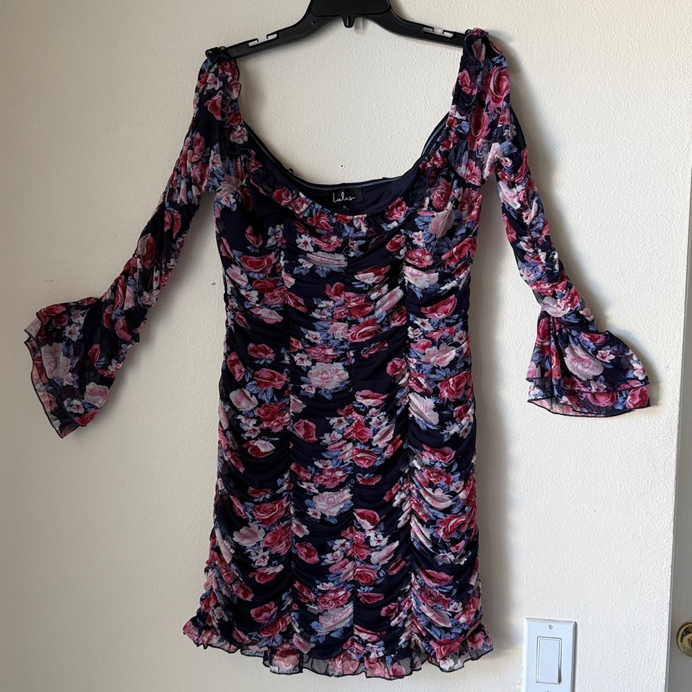 Lulus women long sleeve ruffle dress size XL.new